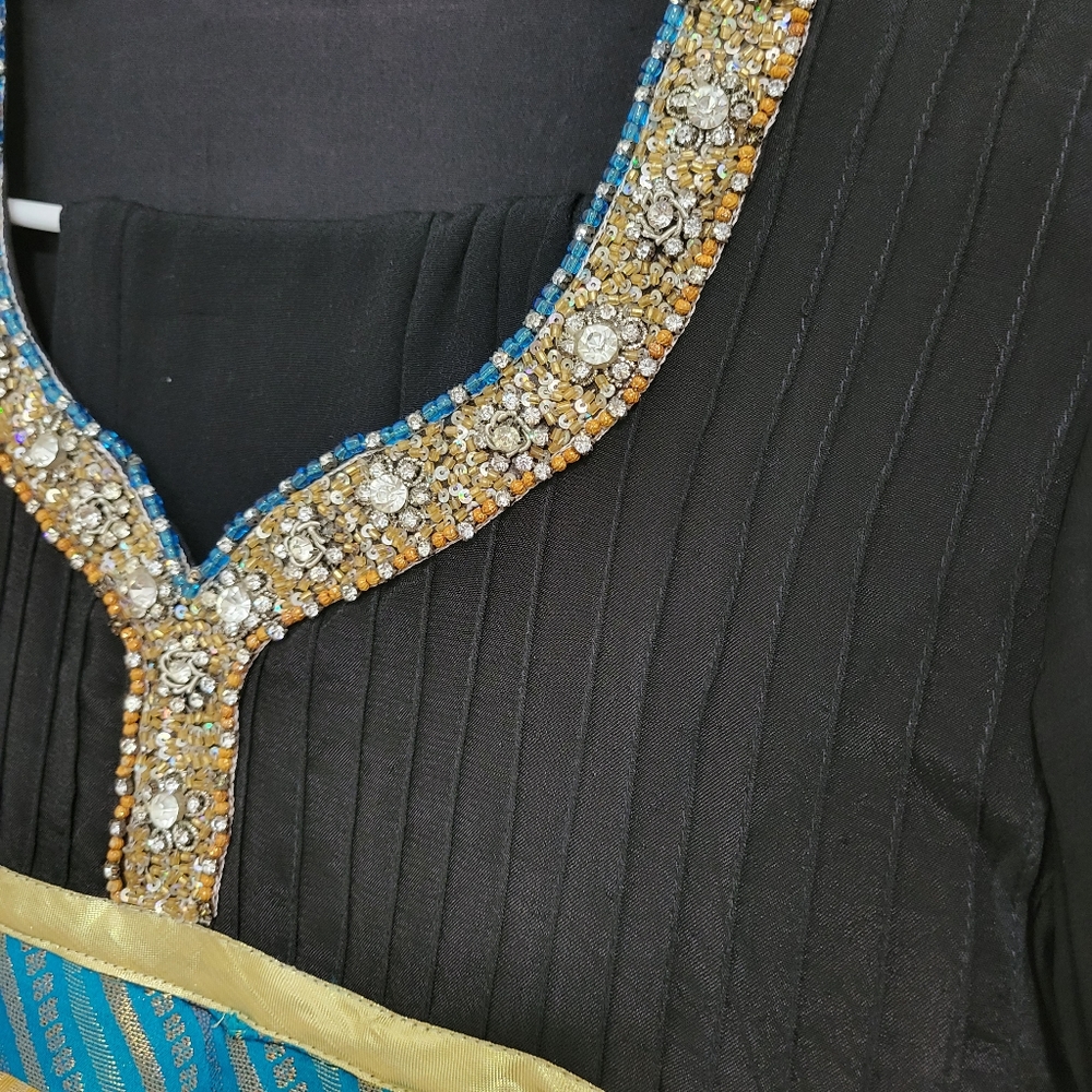 Pakistani/indian outfit - size S/M
